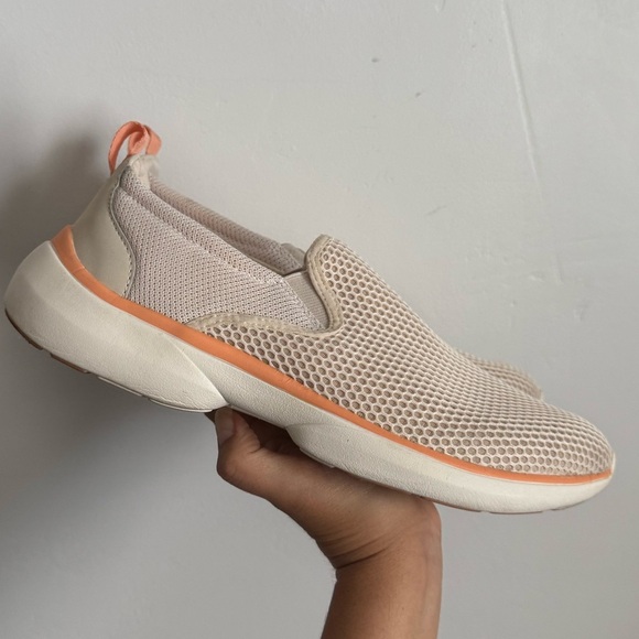 Vionic Women Vionic Mesh Slip-On Sneakers • Beige/Peach Comfort Walking Shoes • Women’s 9.5